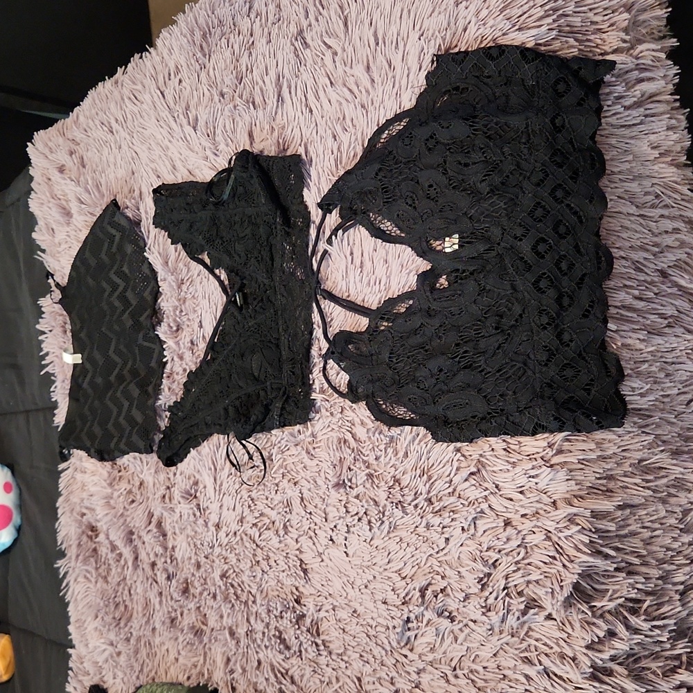 Black lace crop tops S